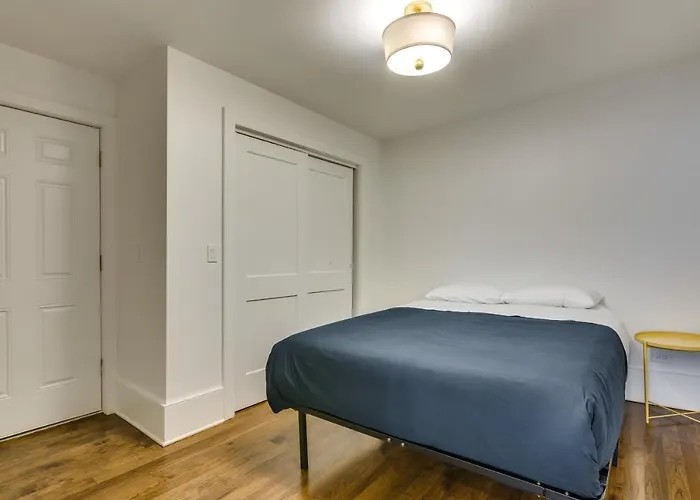 Appartamento Old Town At It's Finest! Pet Friendly & Recently Renovated Top-floor Has Everything Need For A Perfect Windy Getaway *