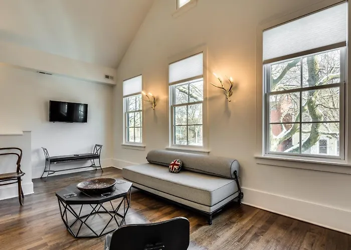 Old Town At It's Finest! Pet Friendly & Recently Renovated Top-floor Has Everything Need For A Perfect Windy Getaway Appartamento Chicago