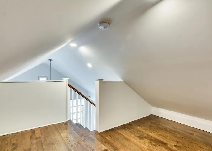 Appartamento Old Town At It's Finest! Pet Friendly & Recently Renovated Top-floor Has Everything Need For A Perfect Windy Getaway